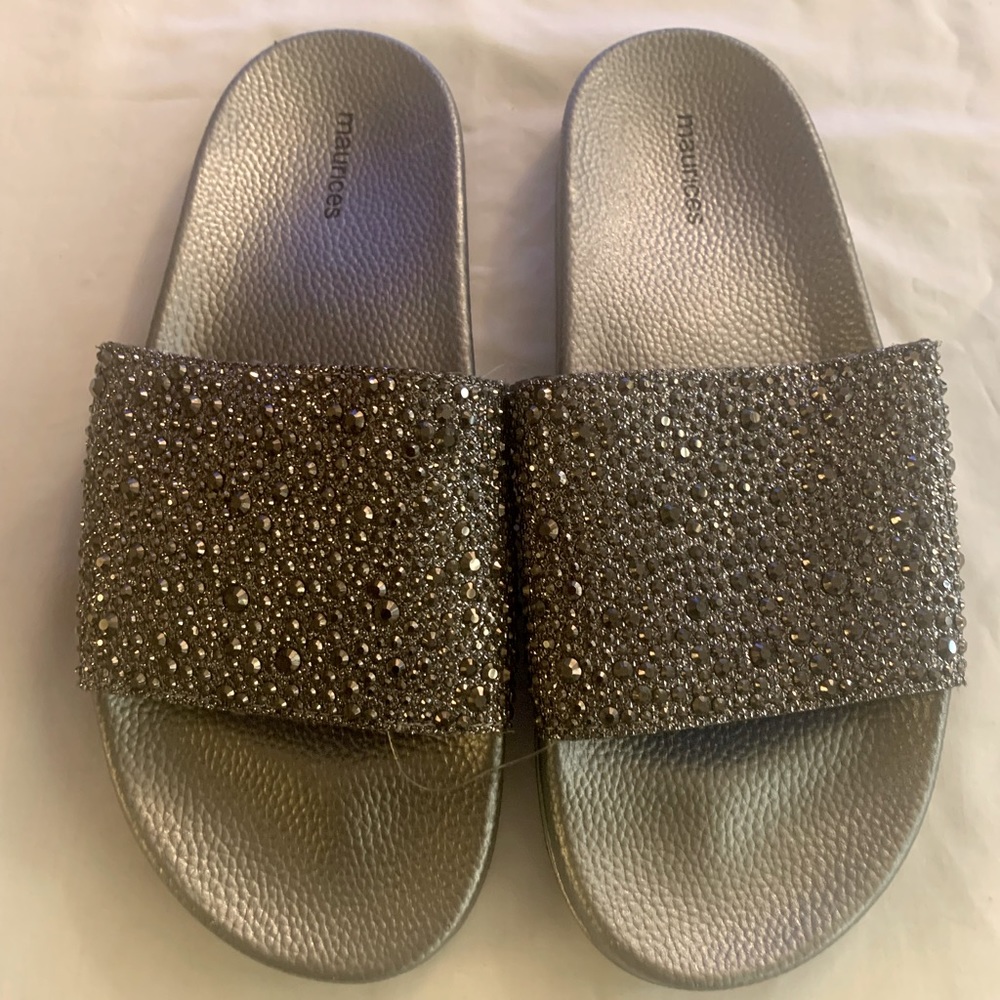 Maurice flip flops